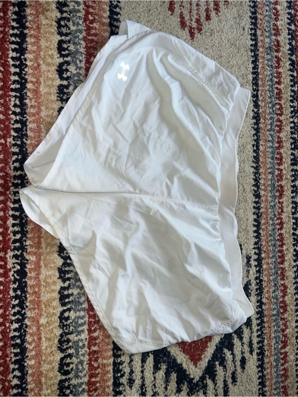 Under Armour Women's White Athletic Shorts XXL